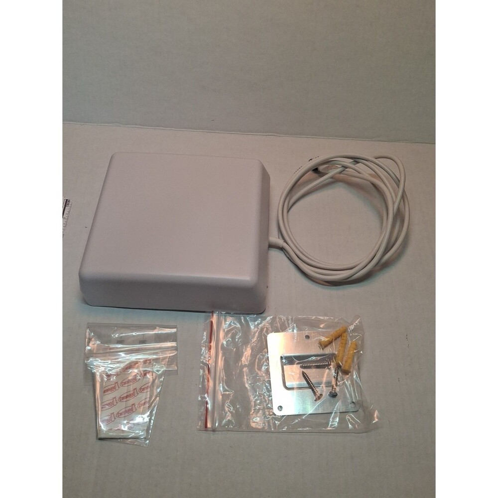 We boost Inside Antenna (311239) - Destination RV - open box